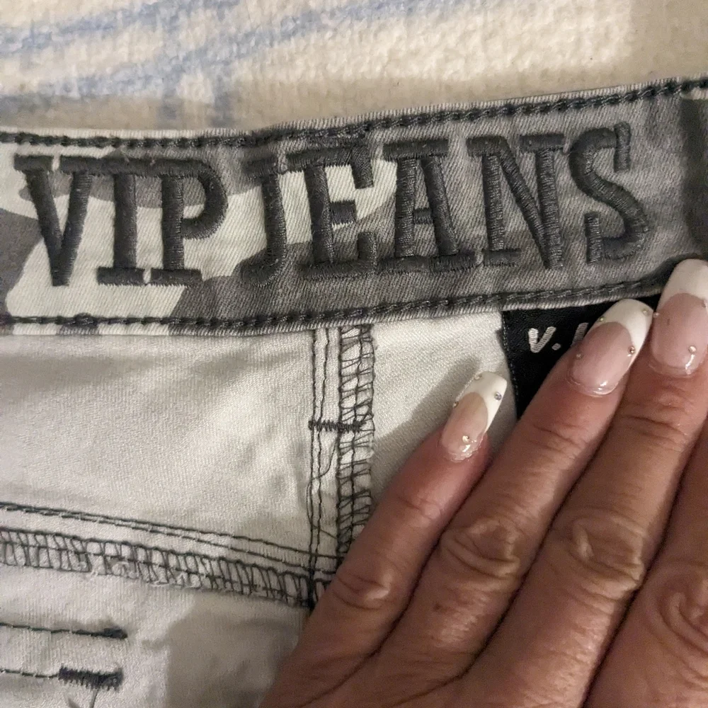 VIP JEANS - Picture 5 of 6